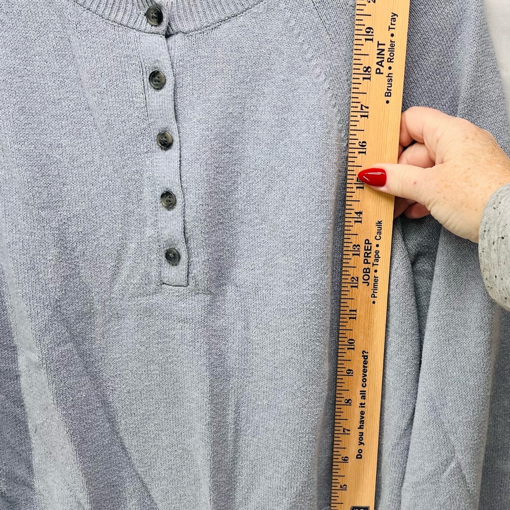 Banana Republic Light Gray Crew Neck Sweater - Picture 4 of 6